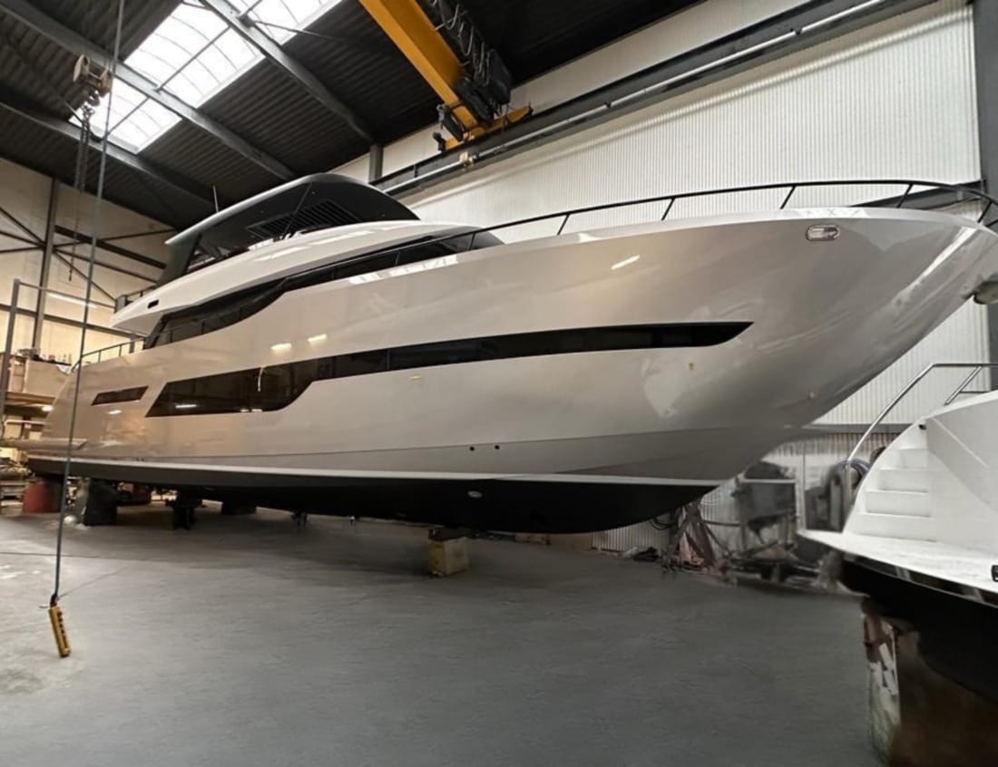 Phantom Expedition 80 Flybridge (P-Series) in progress
