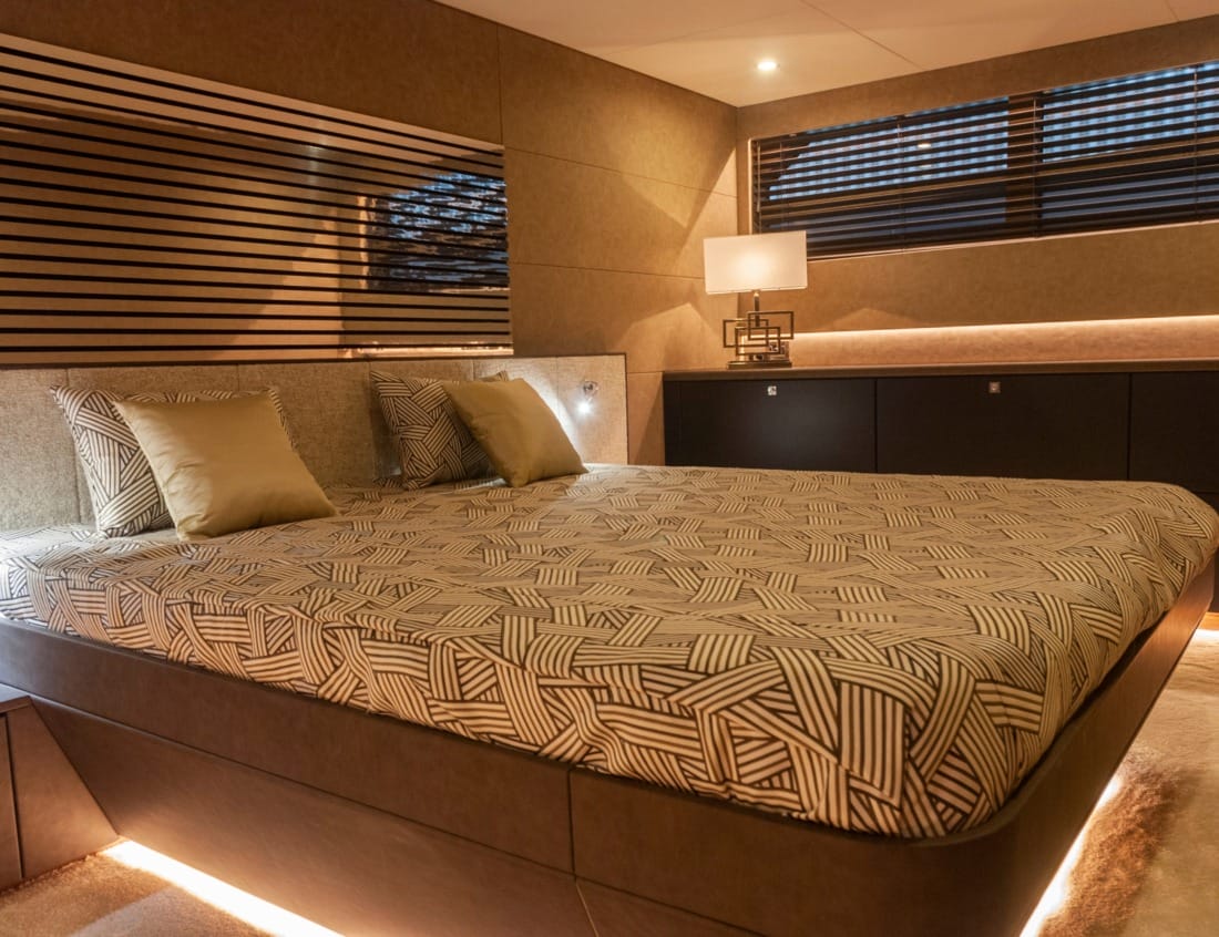 Bedroom Interior Phantom Expedition 80 Flybridge (P-Series)