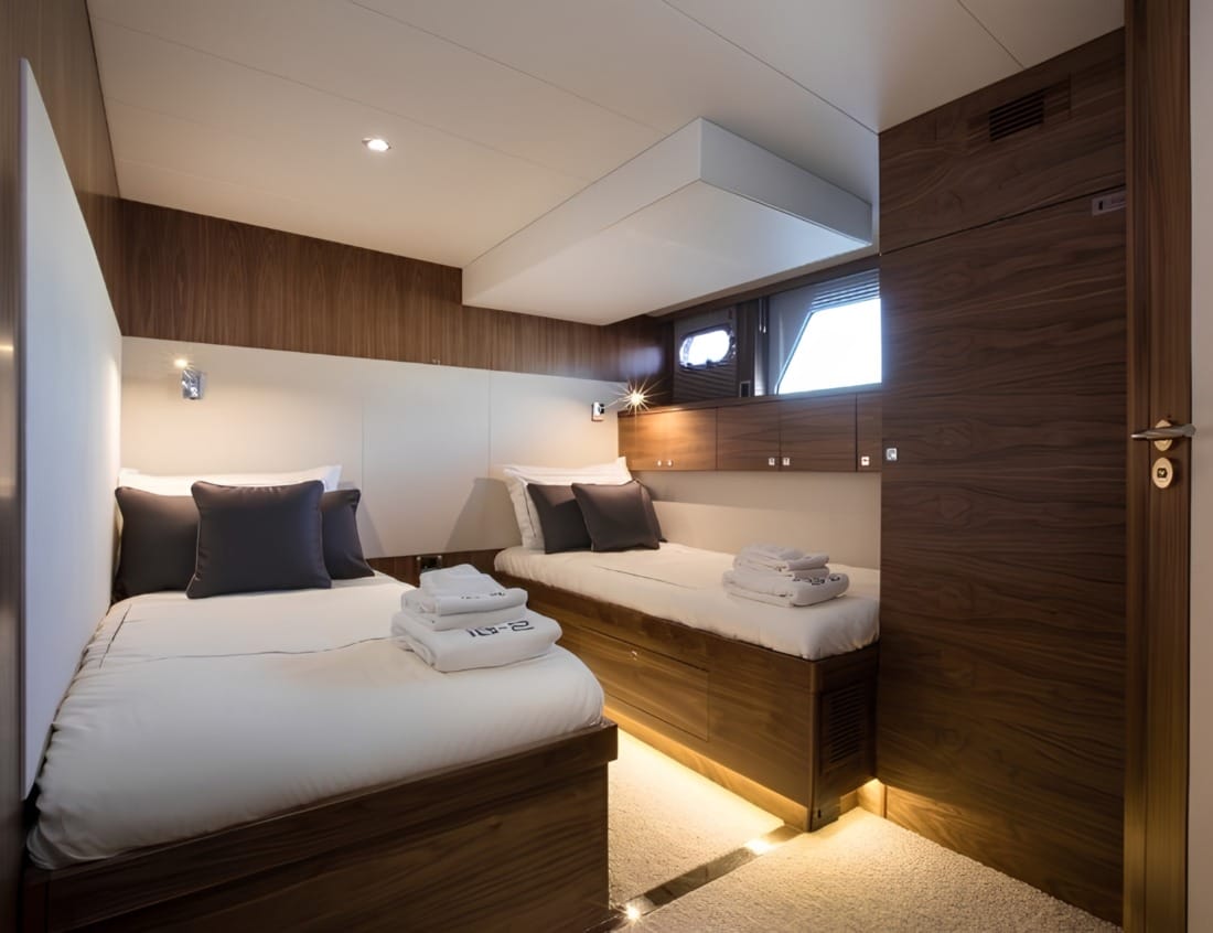 Twin bedroom in a VDHY Explorer 2400 (EX-Series)