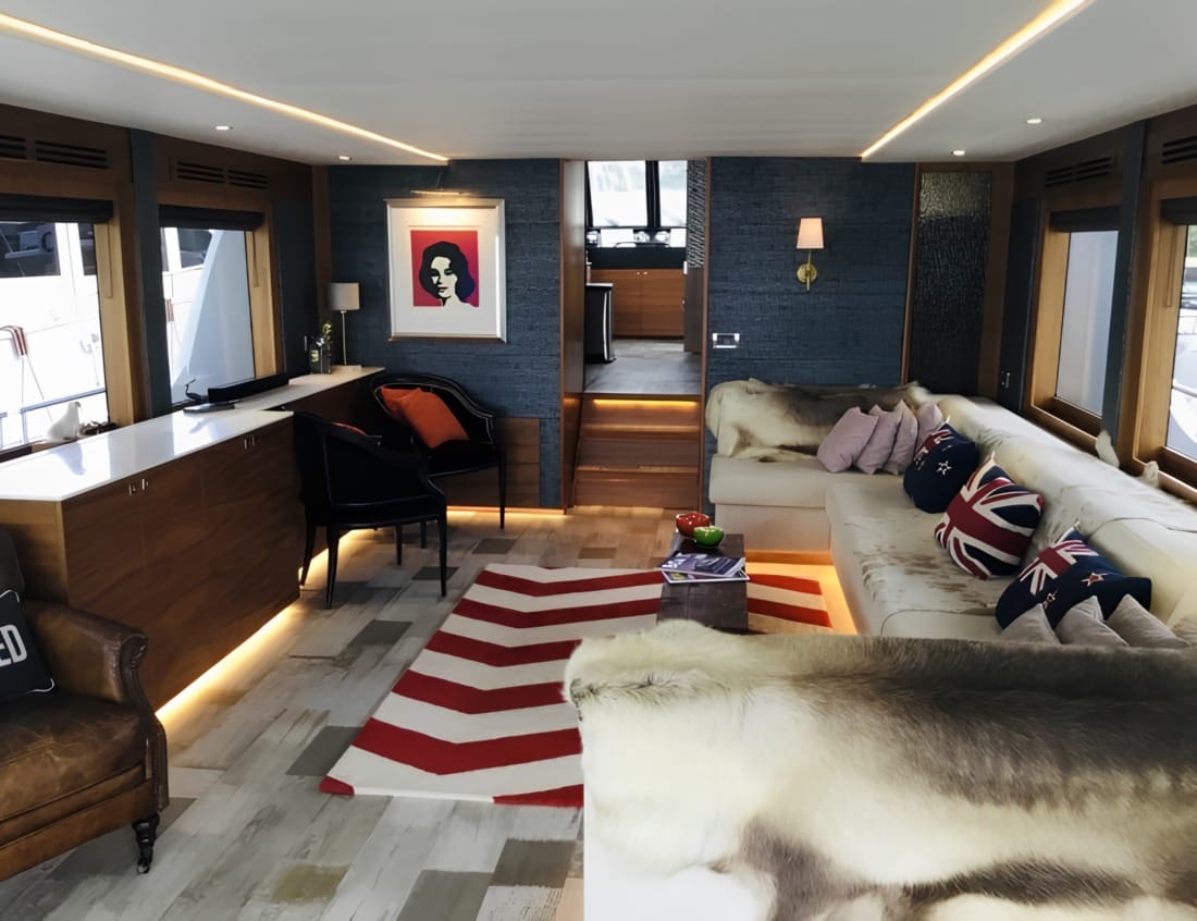 Interior lounge of a VDHY Explorer 2100 (EX-Series)