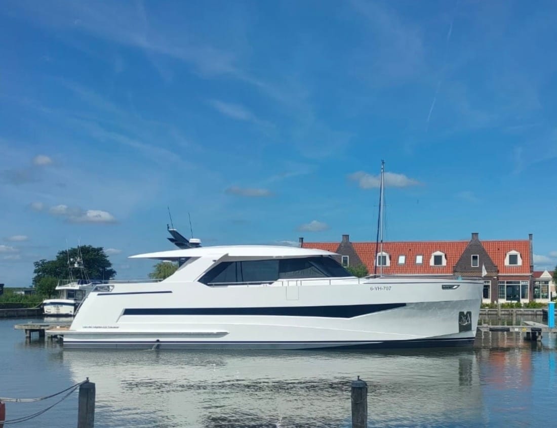 Traveller 63 - Traveller Series cruising on the sea